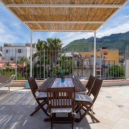 2 Terraces And Pergola House In