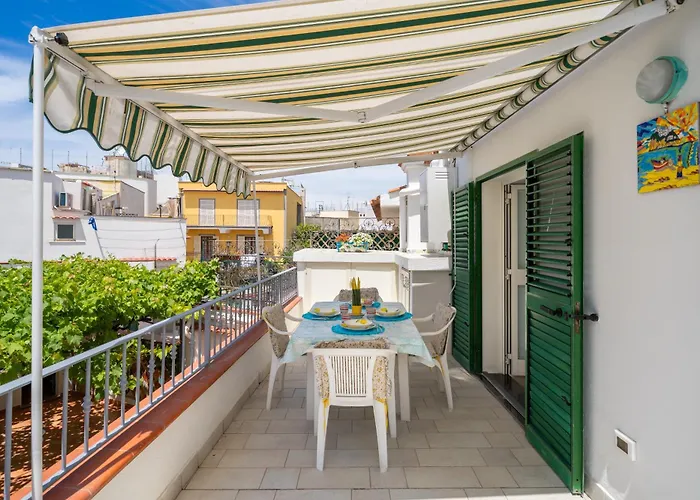 2 Terraces And Pergola House In Ischia *