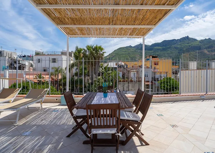 2 Terraces And Pergola House In Ischia